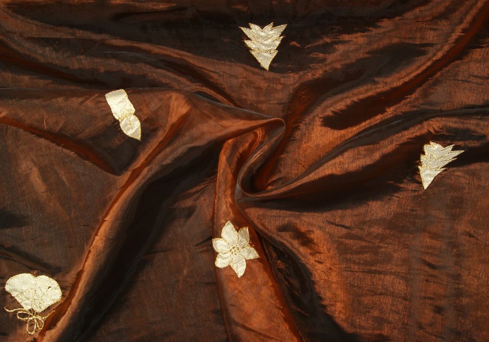 Organza kerst brique met gouden plaatjes